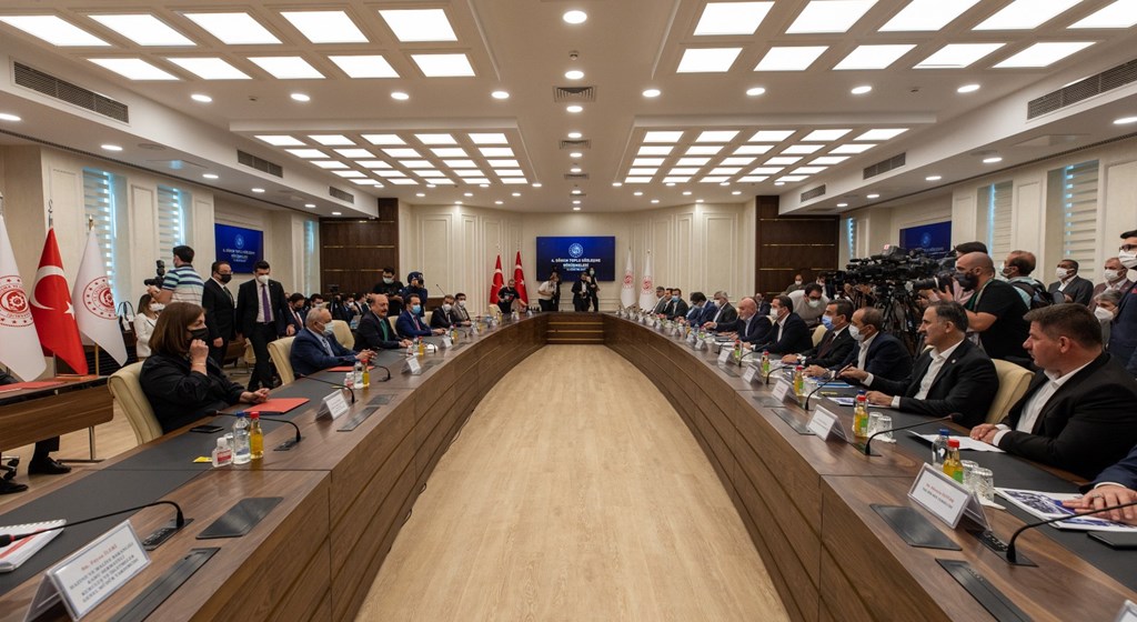 Genel Başkan Bayram Zengin: Önerilen Artış Oranları Memurlarla Alay Etmektir.